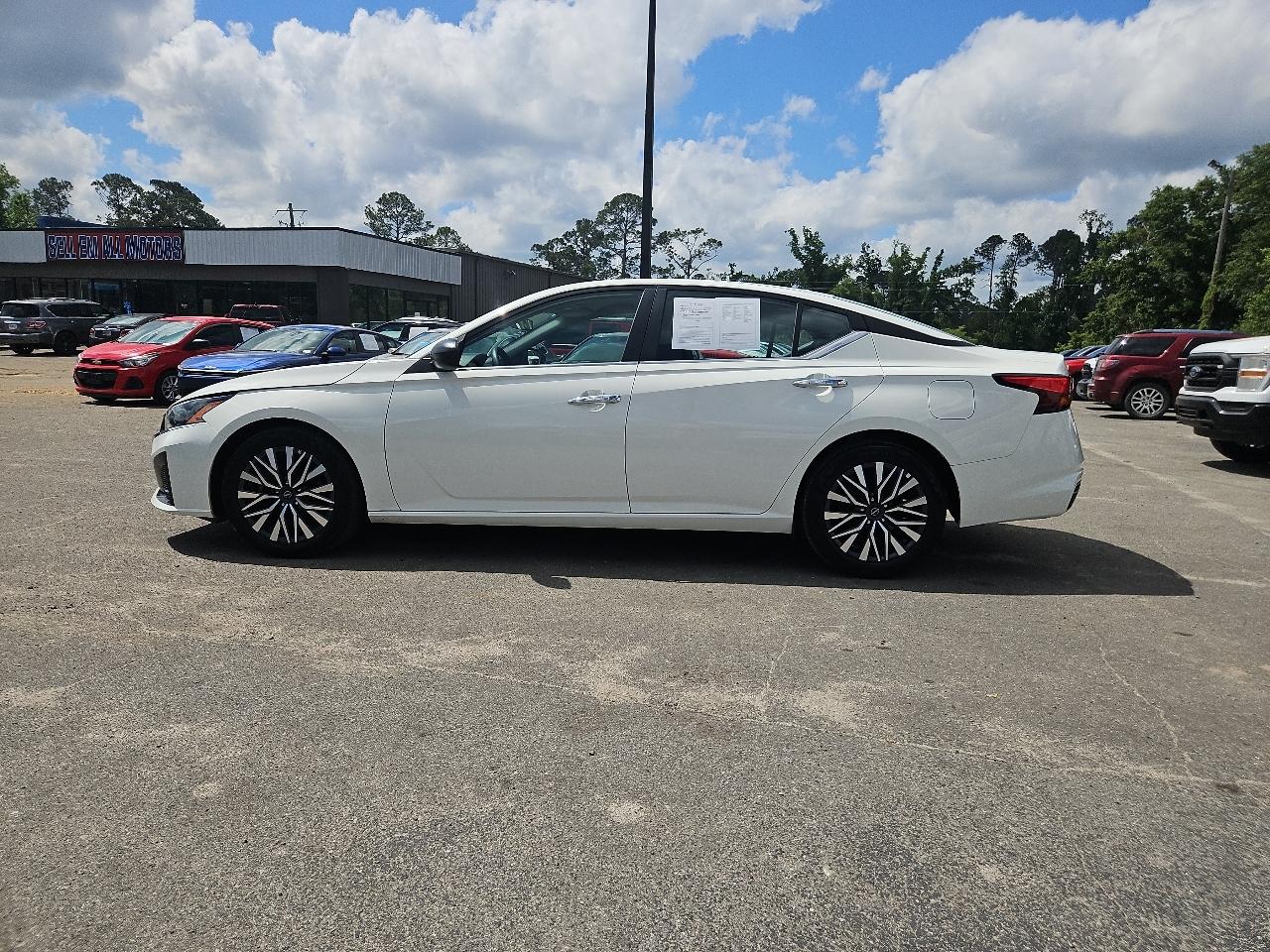 2025 Nissan Altima SV FWD