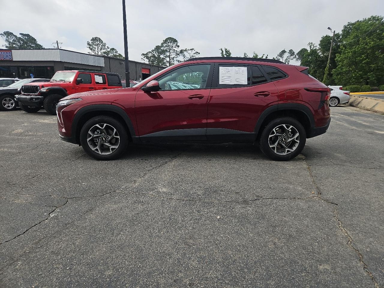 2025 Chevrolet Trax FWD 4dr LT