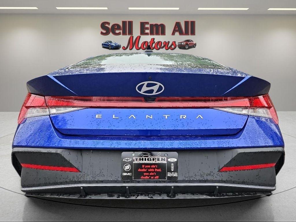 Hyundai Elantra SEL IVT 2024