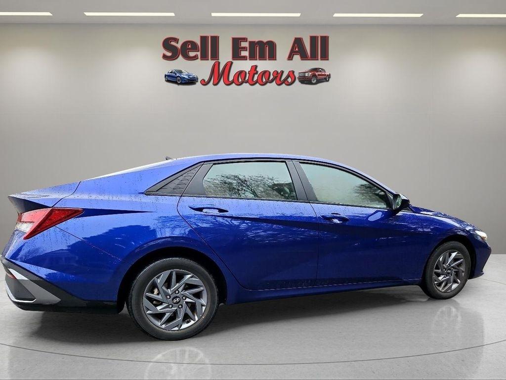 Hyundai Elantra SEL IVT 2024