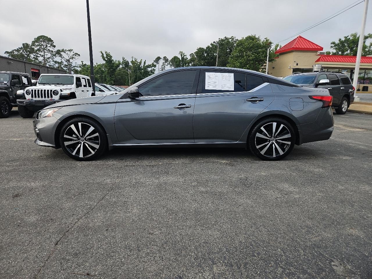 2021 Nissan Altima 2.5 SR Sedan