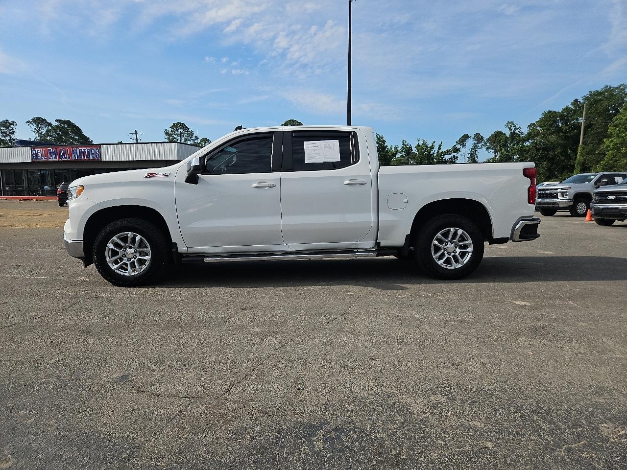 2022 Chevrolet Silverado 1500 4WD Crew Cab 147" LT w/1LT