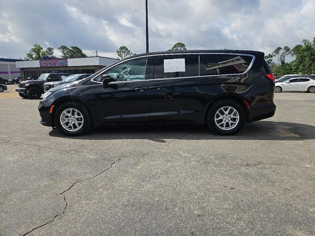 2023 Chrysler Pacifica Touring L FWD