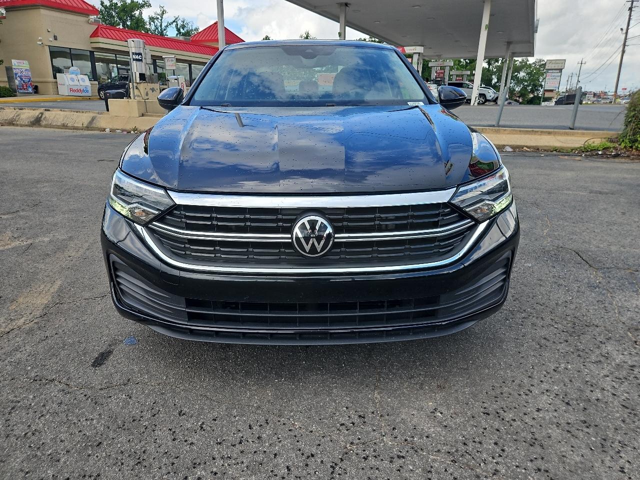 Volkswagen Jetta SE Auto 2024