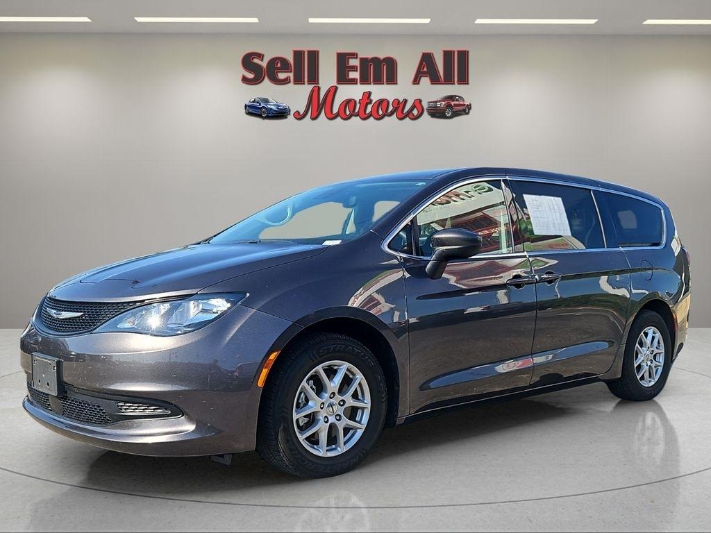 2023 Chrysler Voyager LX FWD