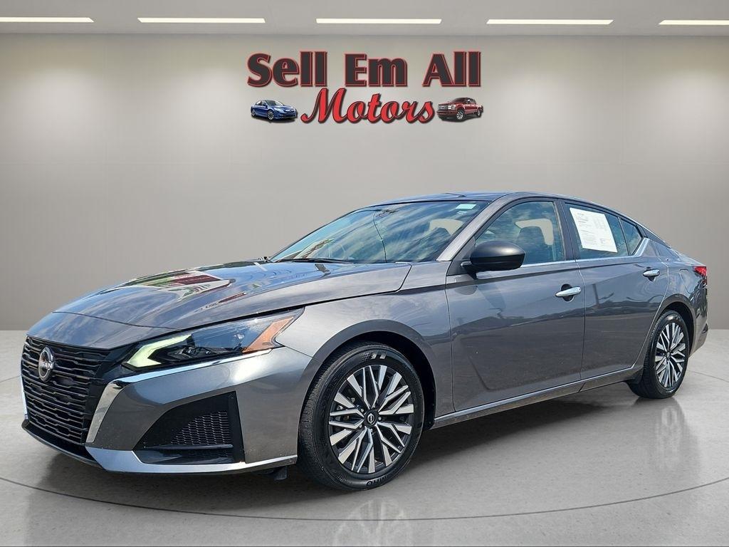 2025 Nissan Altima SV FWD