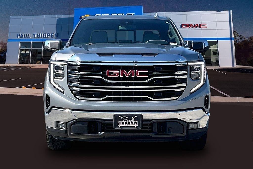 GMC Sierra 1500 4WD Crew Cab 147" SLT 2023