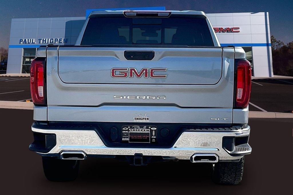 GMC Sierra 1500 4WD Crew Cab 147" SLT 2023