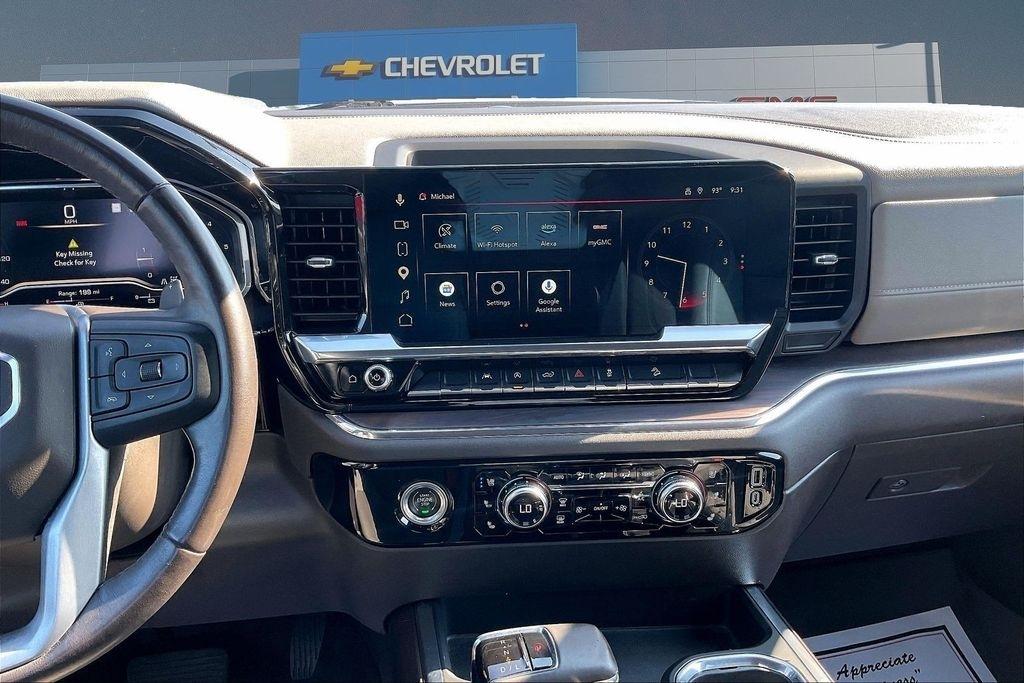 GMC Sierra 1500 4WD Crew Cab 147" SLT 2023