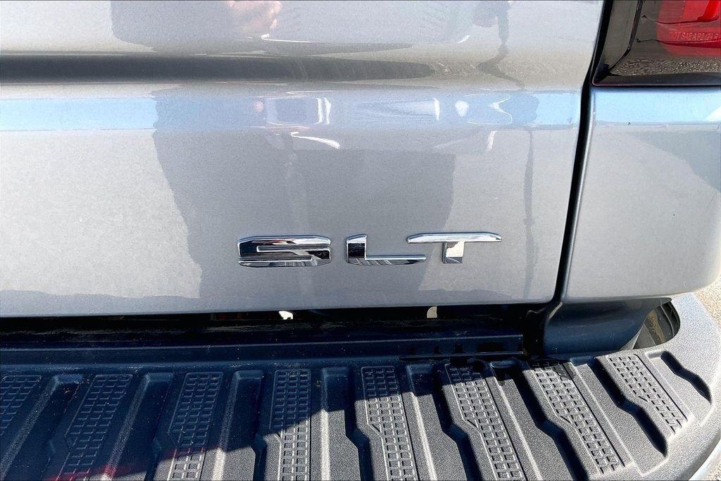 GMC Sierra 1500 4WD Crew Cab 147" SLT 2023