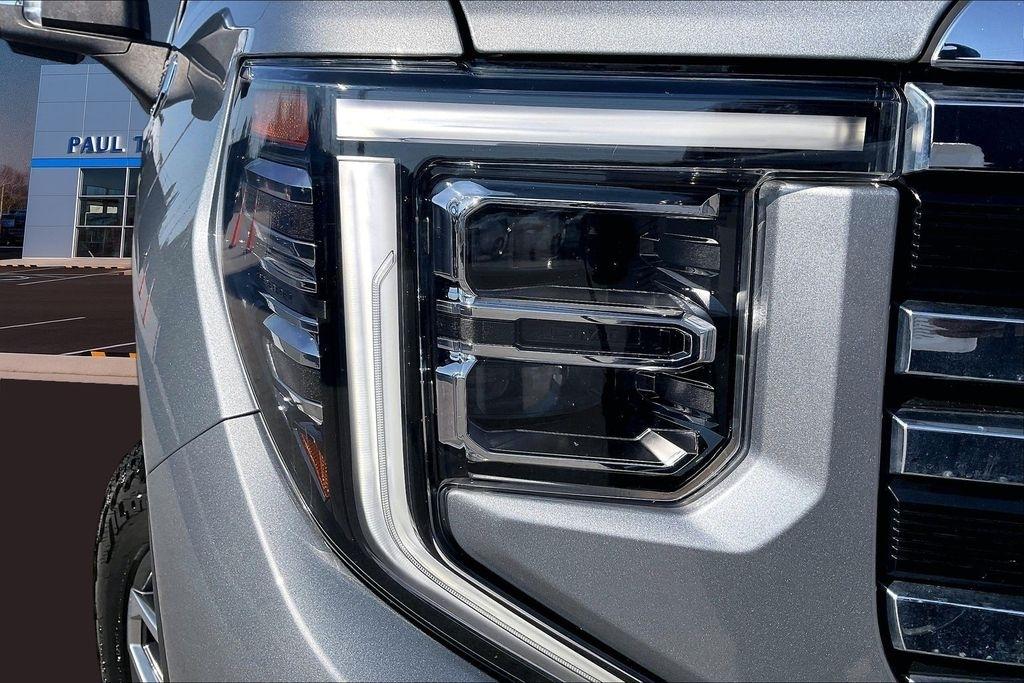 GMC Sierra 1500 4WD Crew Cab 147" SLT 2023