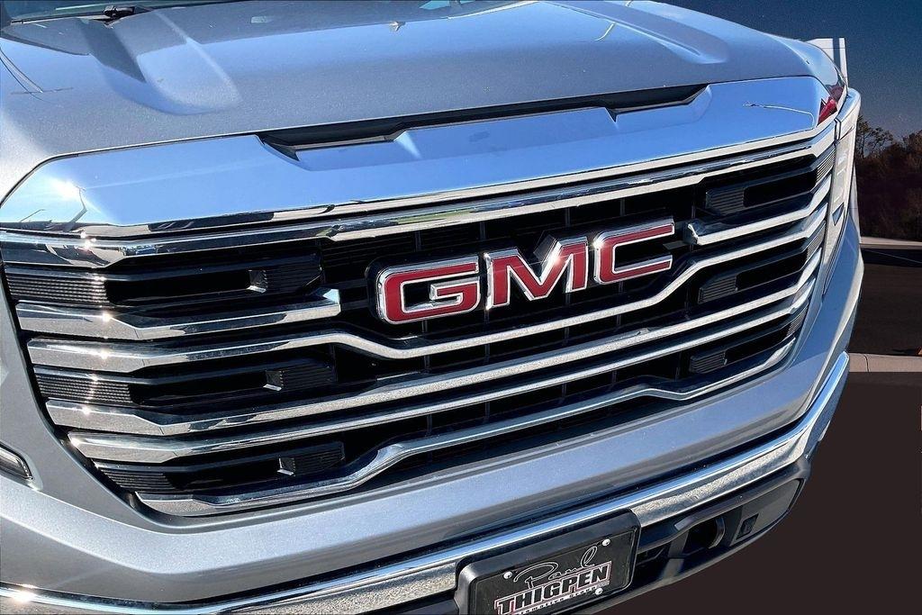 GMC Sierra 1500 4WD Crew Cab 147" SLT 2023
