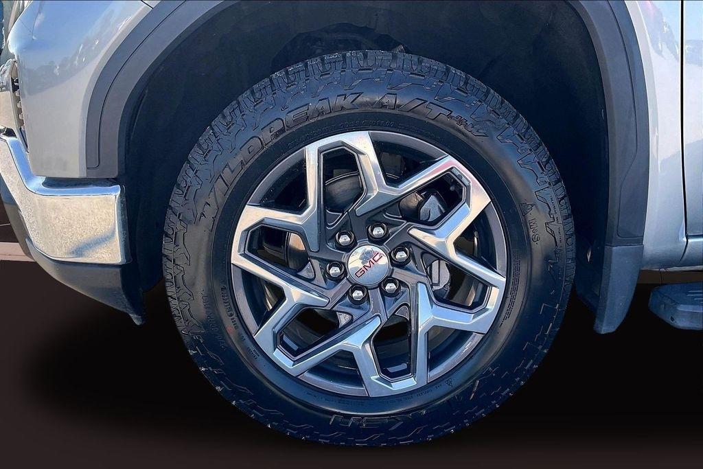 GMC Sierra 1500 4WD Crew Cab 147" SLT 2023