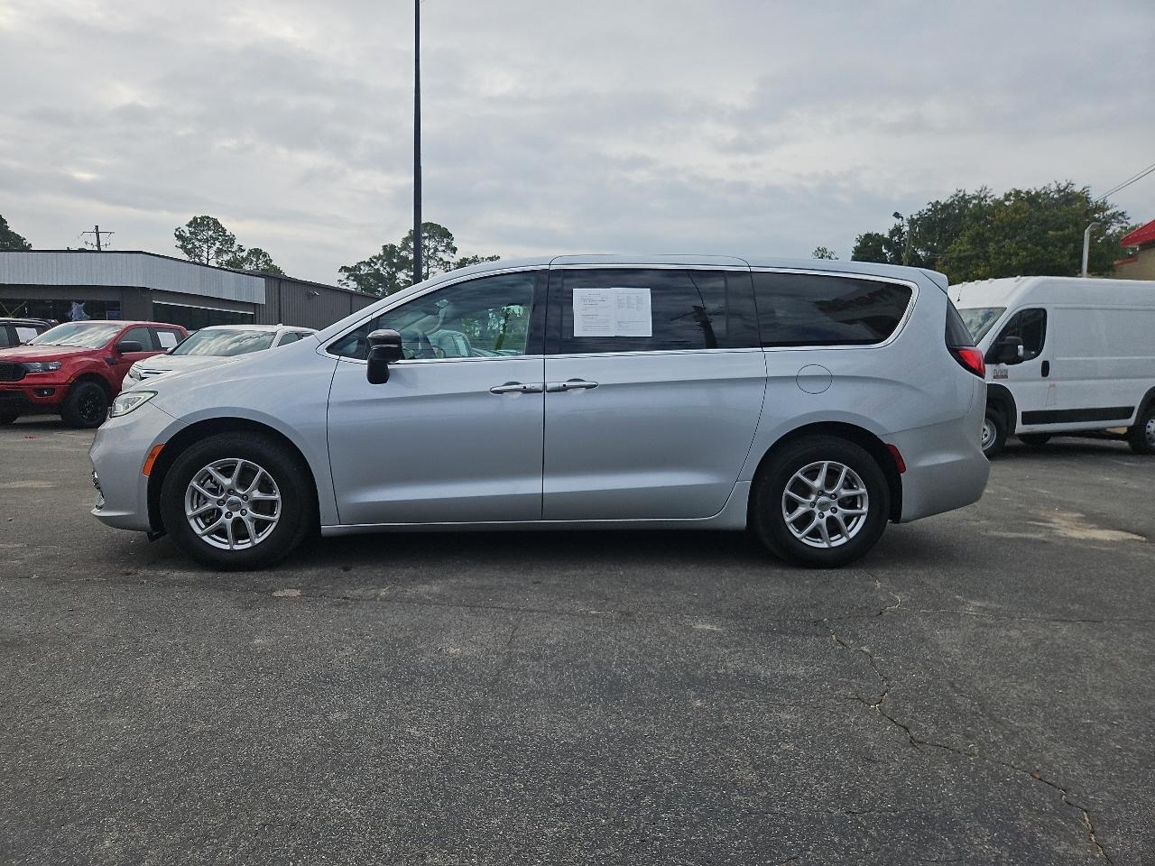 2024 Chrysler Pacifica Touring L FWD