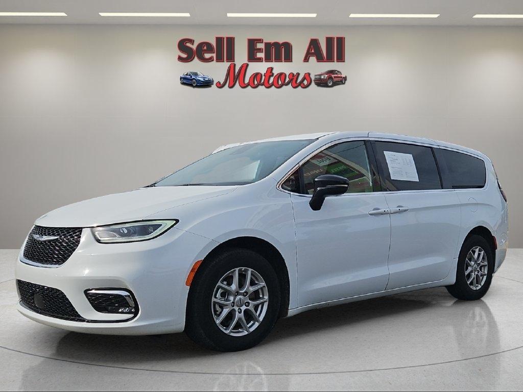 2025 Chrysler Pacifica Select FWD