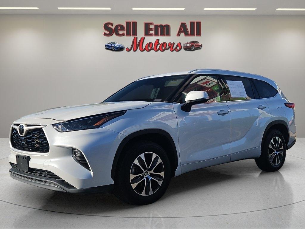 2022 Toyota Highlander XLE FWD (Natl)