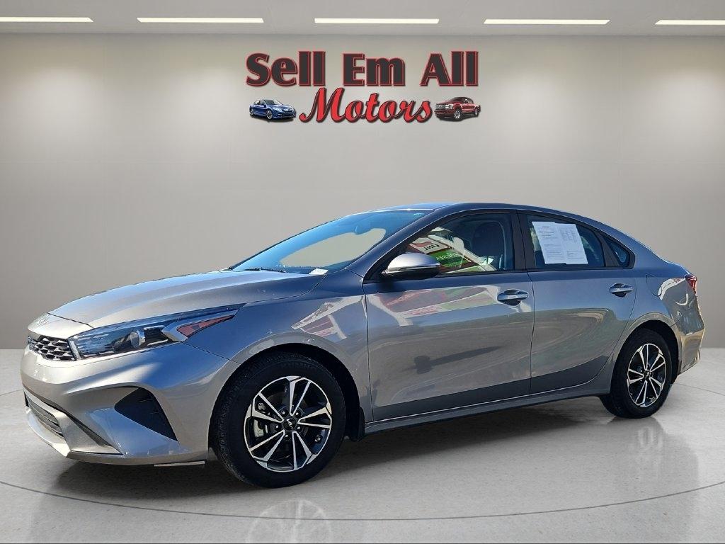 2024 Kia Forte LXS IVT
