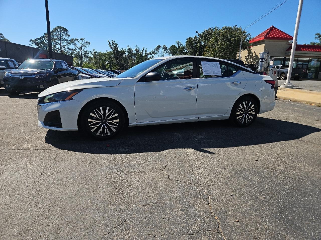 2025 Nissan Altima SV FWD