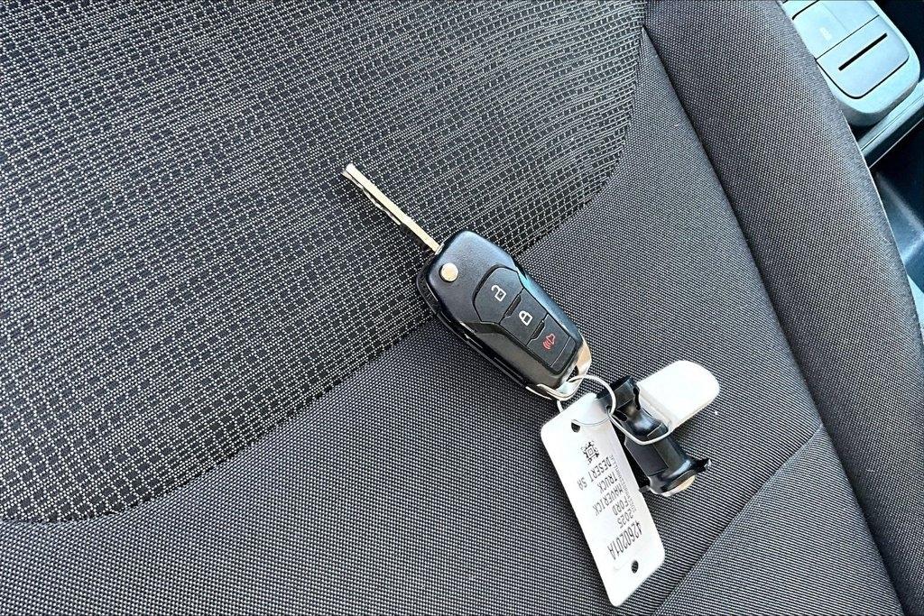Ford Maverick XL FWD SuperCrew 2025