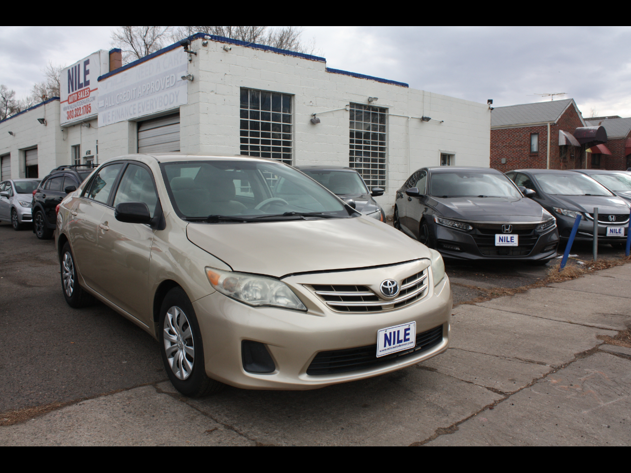 Toyota Corolla LE 4-Speed AT 2013