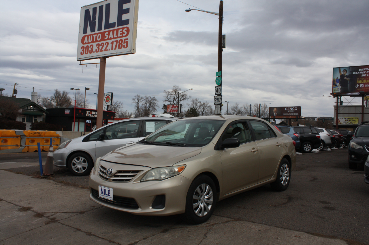 Toyota Corolla LE 4-Speed AT 2013