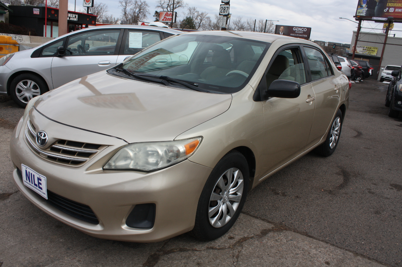 Toyota Corolla LE 4-Speed AT 2013