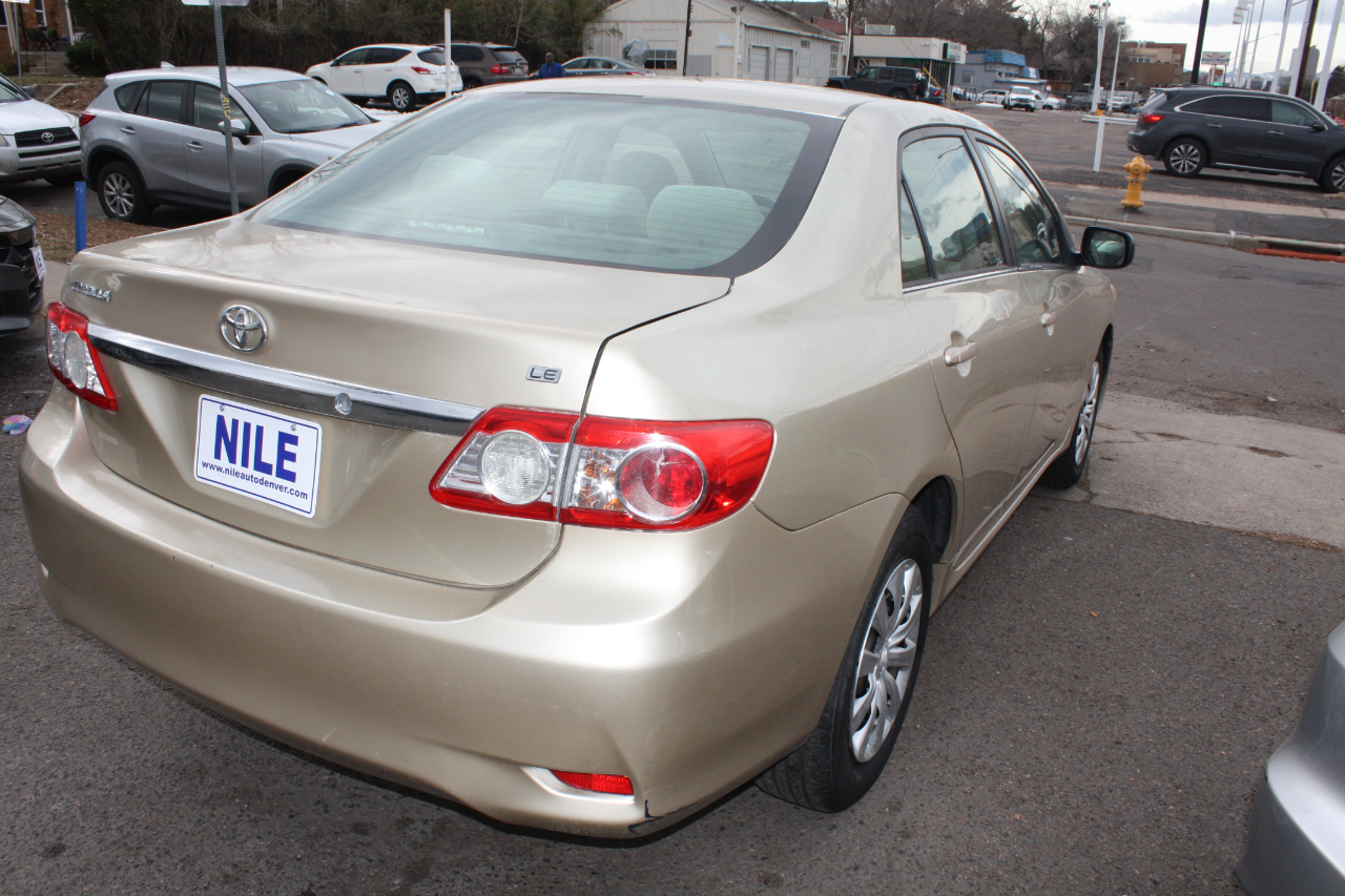 Toyota Corolla LE 4-Speed AT 2013