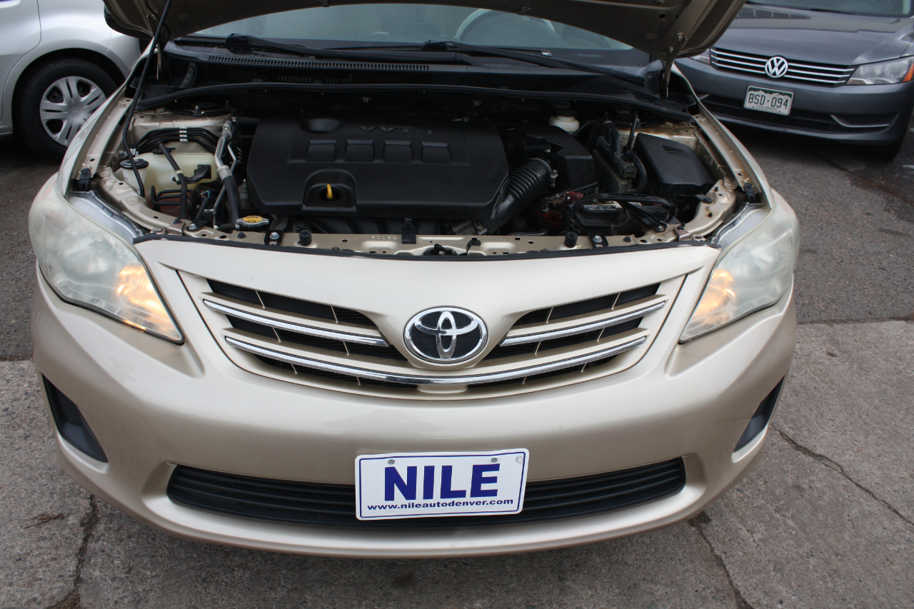 Toyota Corolla LE 4-Speed AT 2013