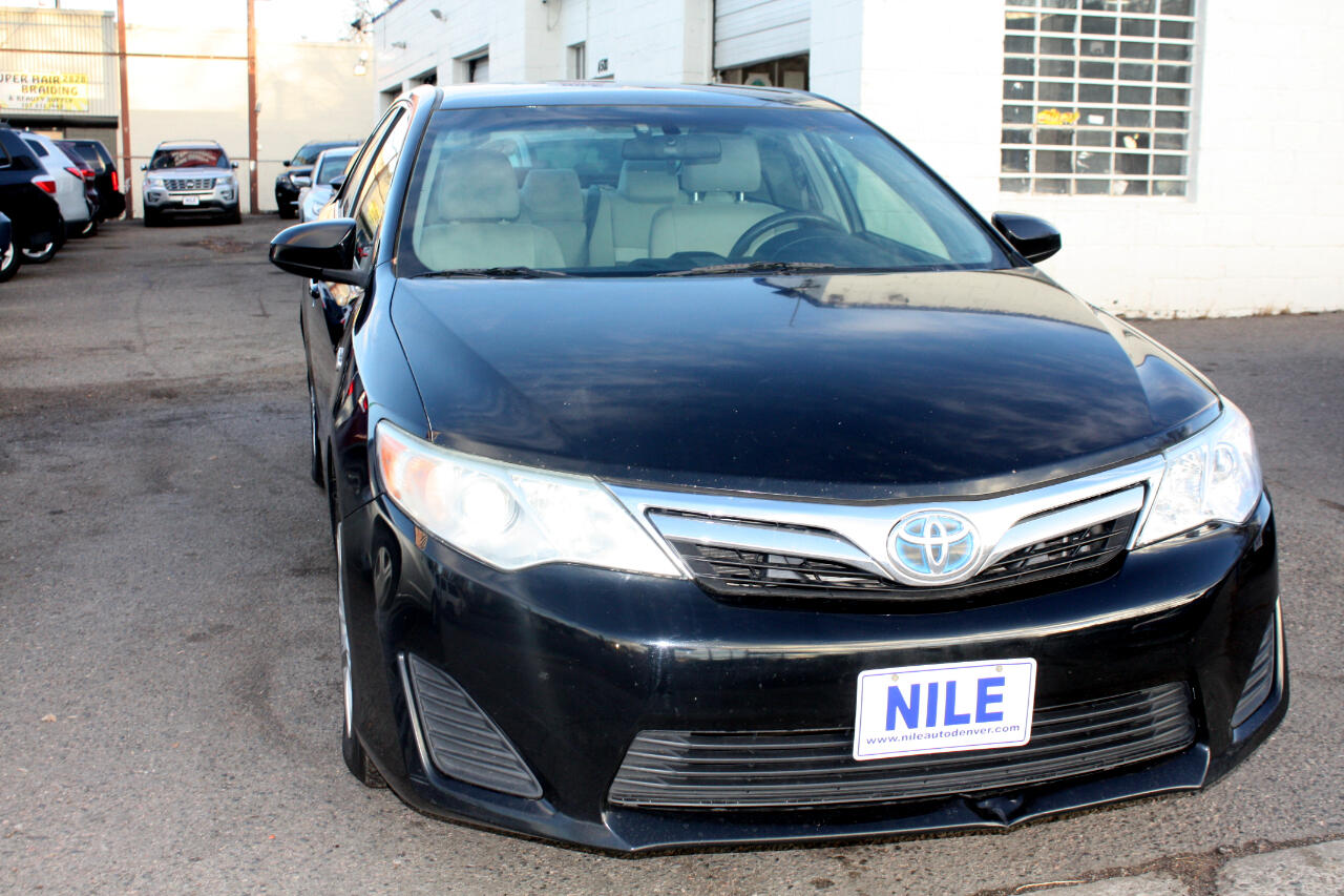 Toyota Camry Hybrid XLE 2013