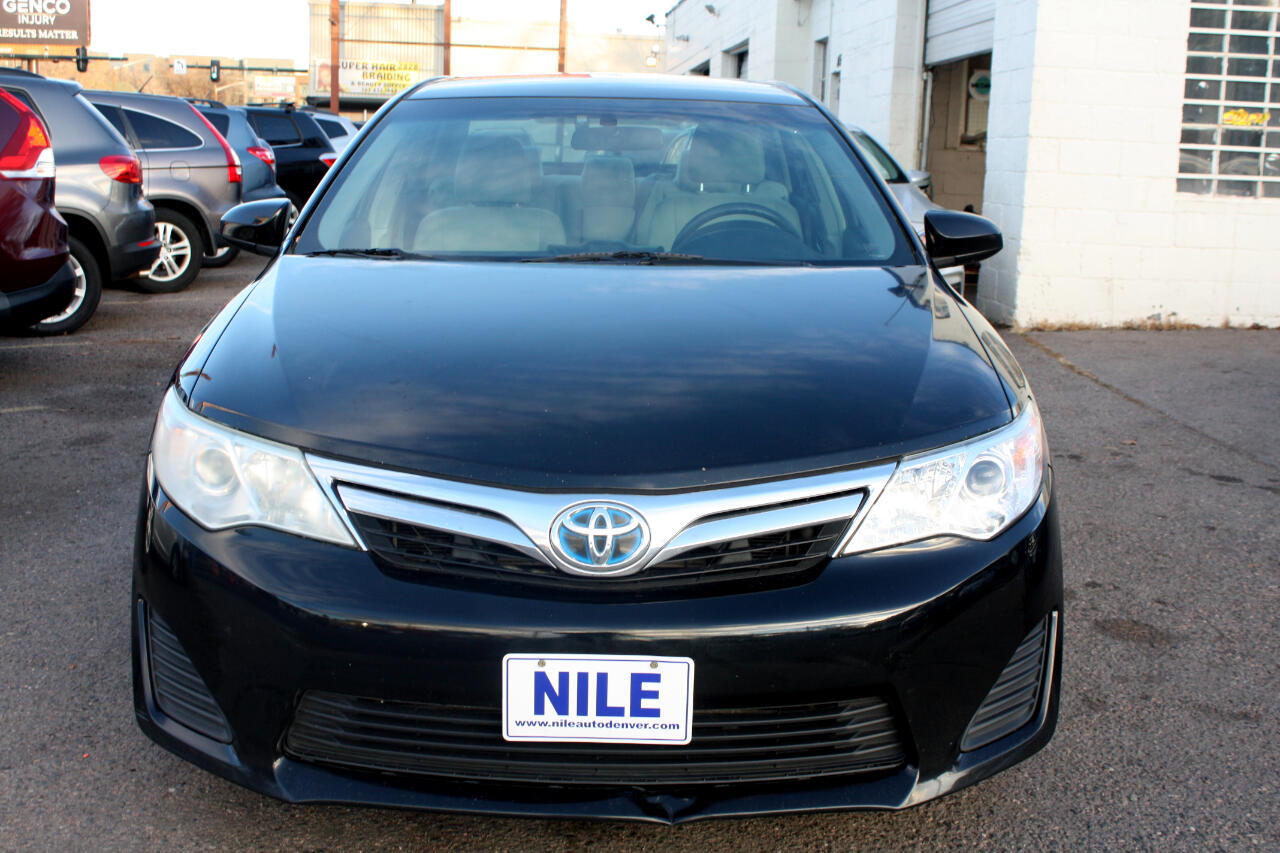 Toyota Camry Hybrid XLE 2013