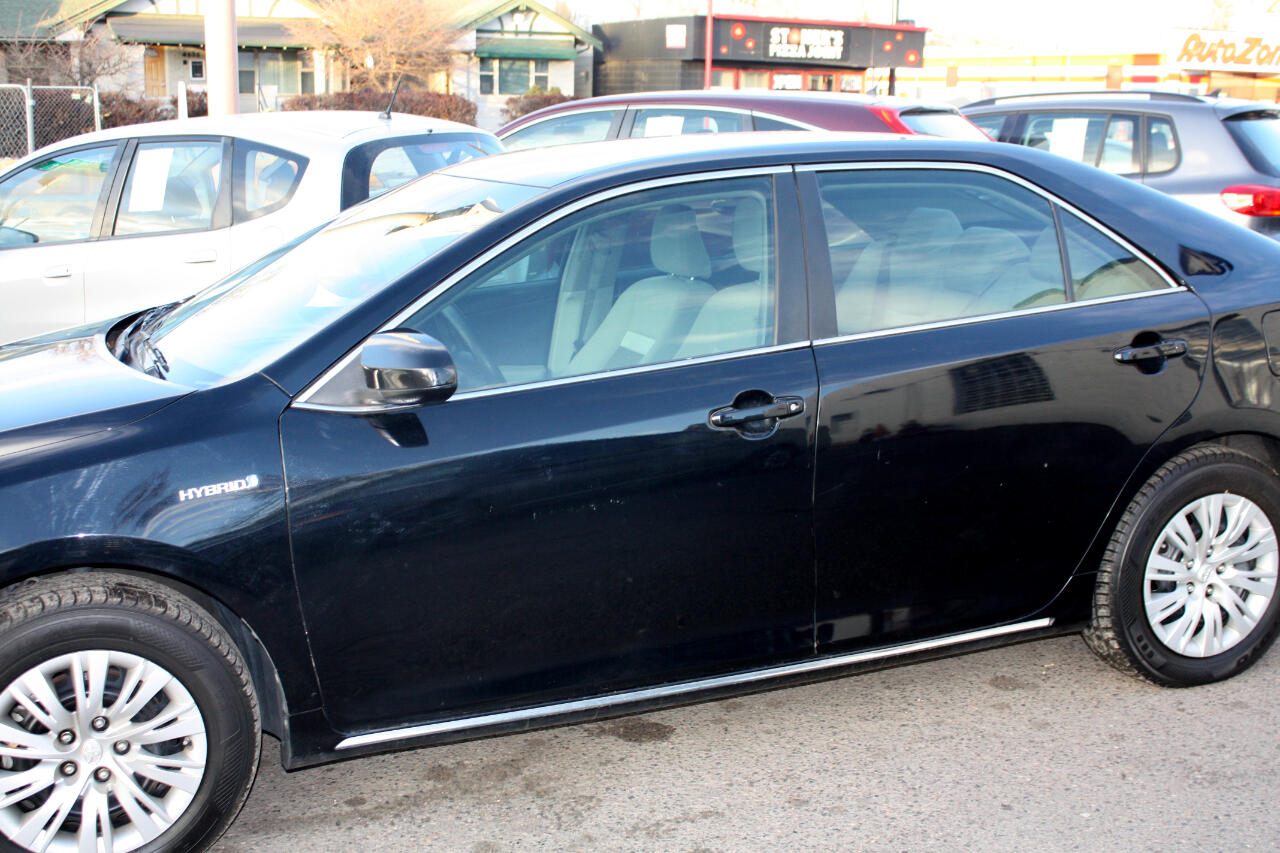 Toyota Camry Hybrid XLE 2013