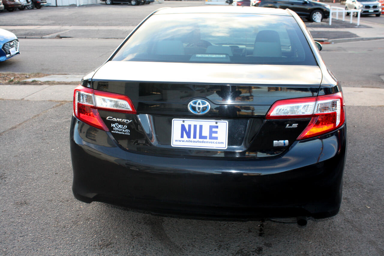 Toyota Camry Hybrid XLE 2013