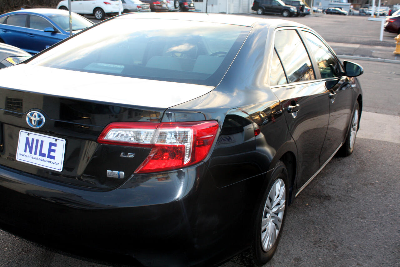 Toyota Camry Hybrid XLE 2013