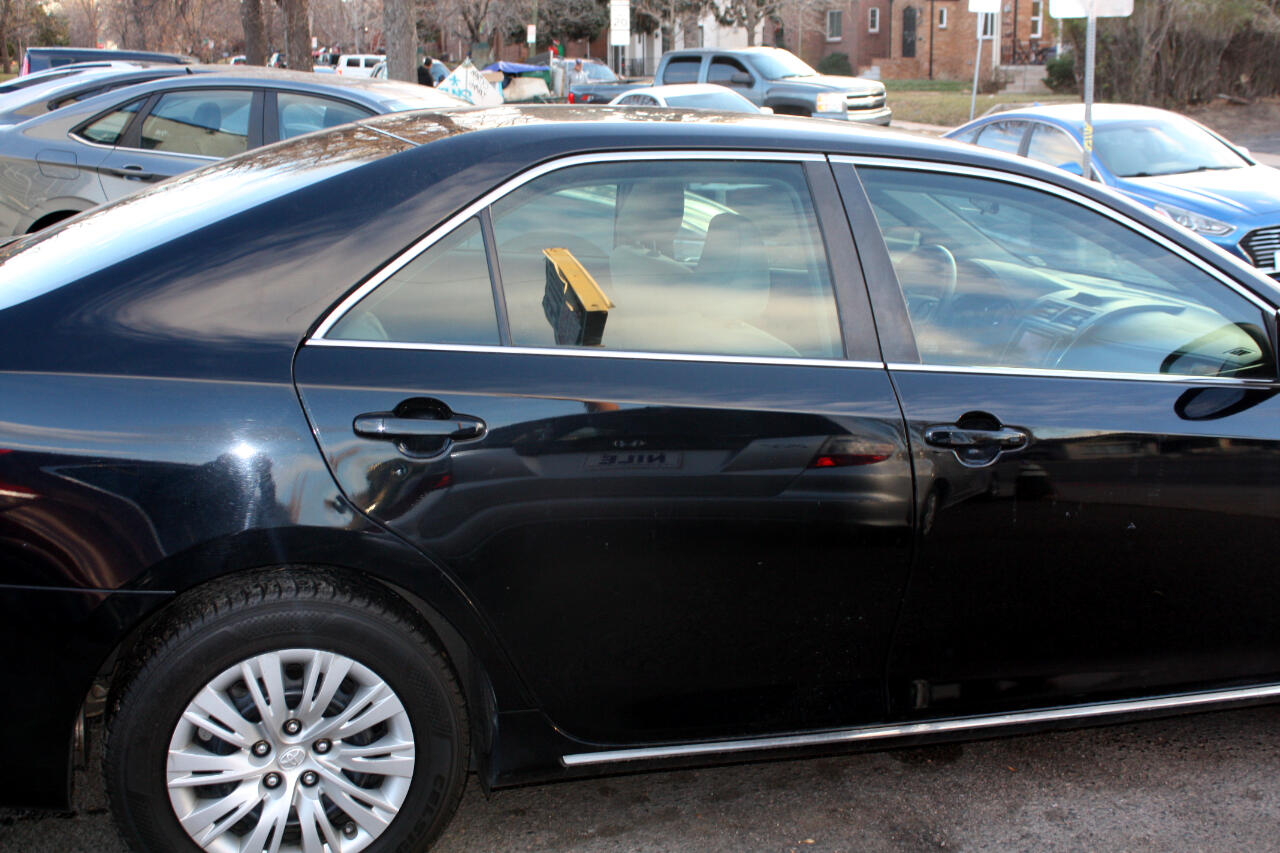 Toyota Camry Hybrid XLE 2013