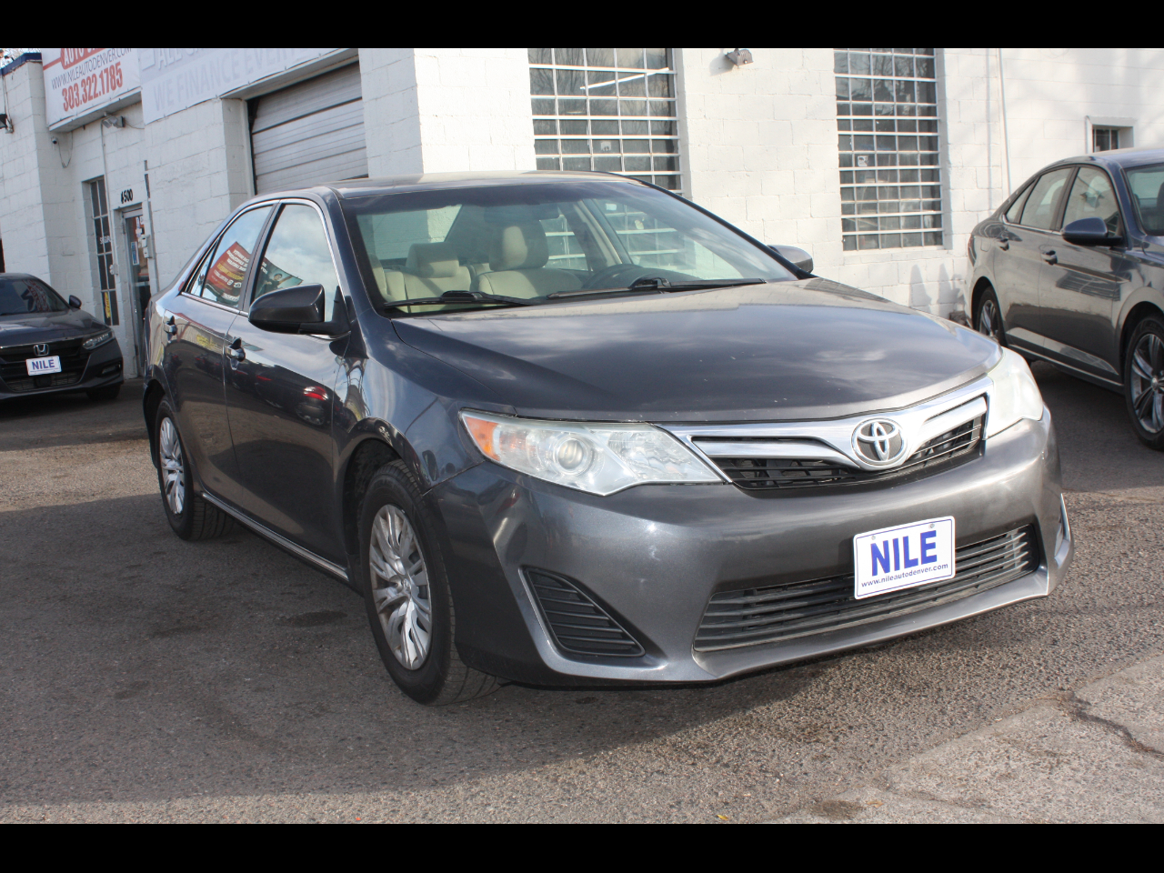 2014 Toyota Camry LE's photo