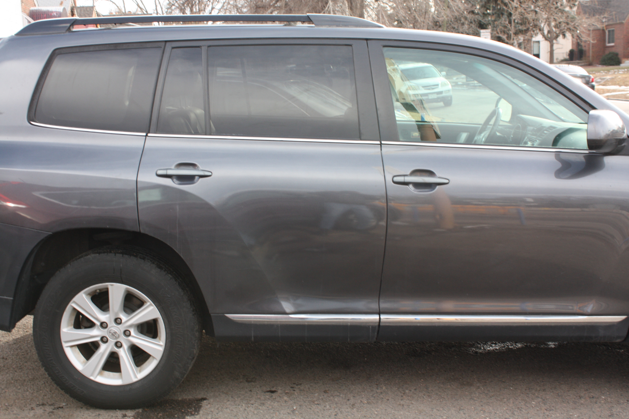 Toyota Highlander Base 4WD 2013