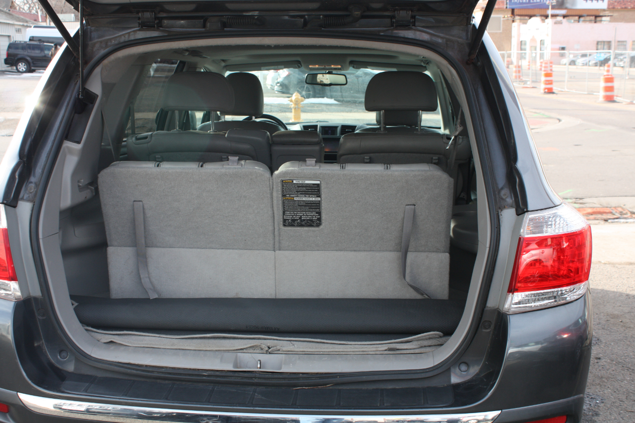 Toyota Highlander Base 4WD 2013