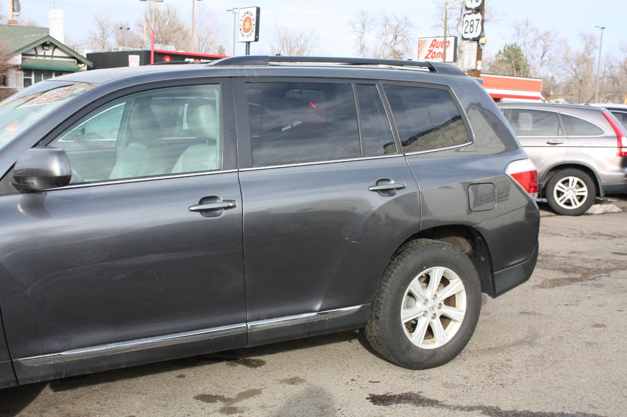 Toyota Highlander Base 4WD 2013
