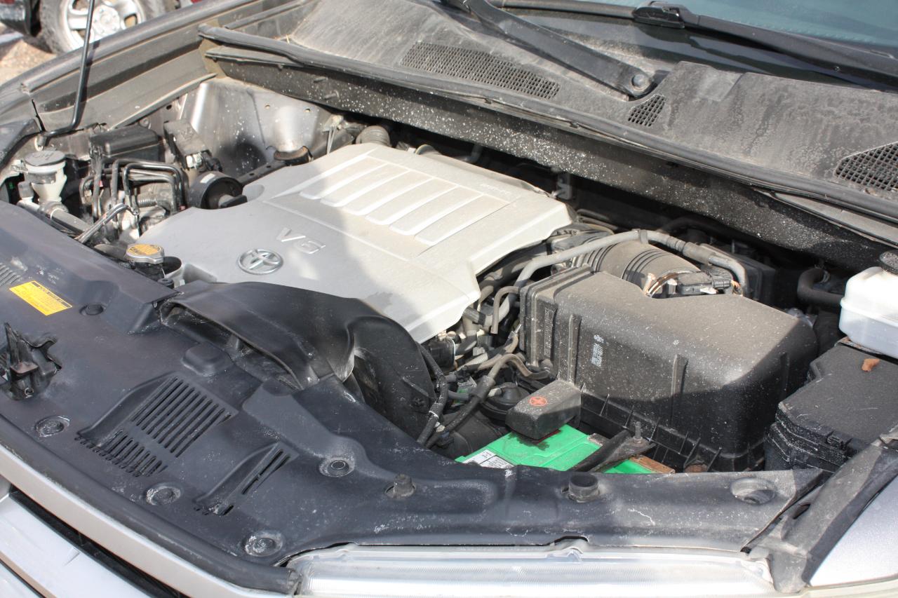 Toyota Highlander Base 4WD 2013