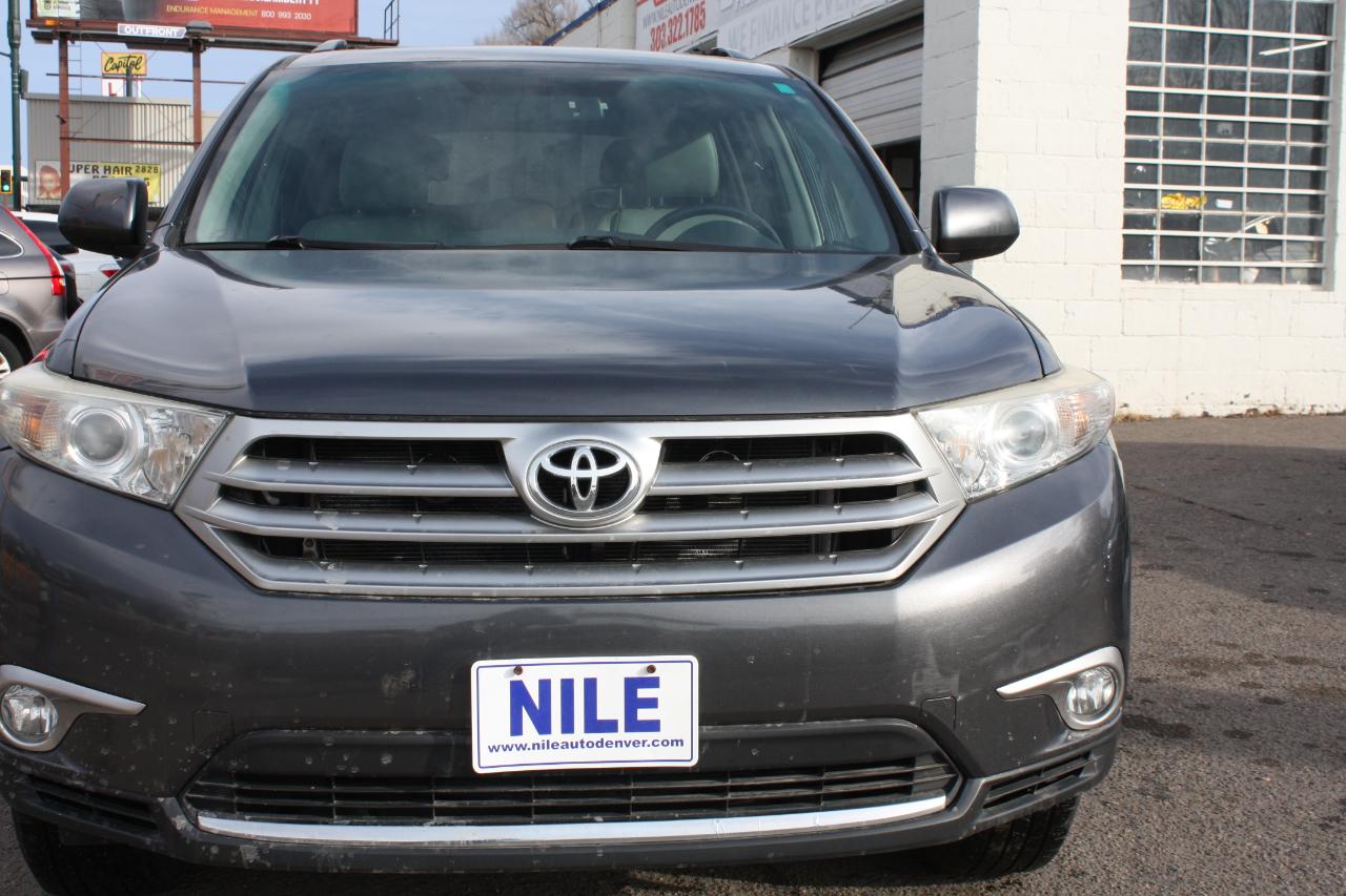 Toyota Highlander Base 4WD 2013