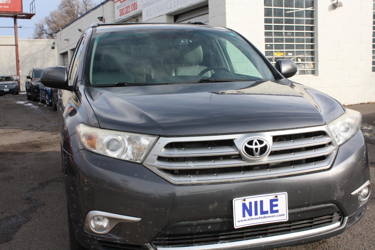 Toyota Highlander Base 4WD 2013