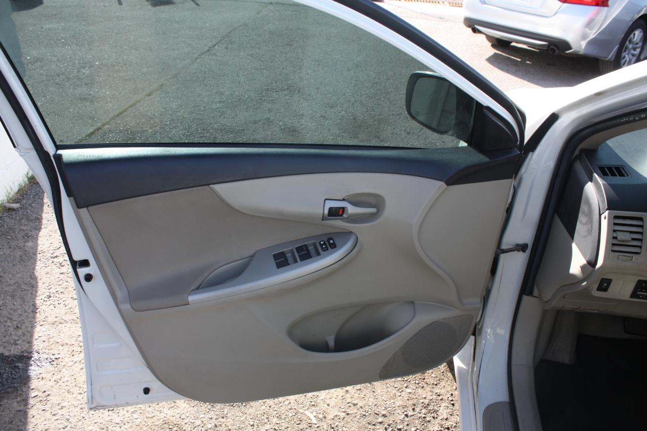 Toyota Corolla LE 2013