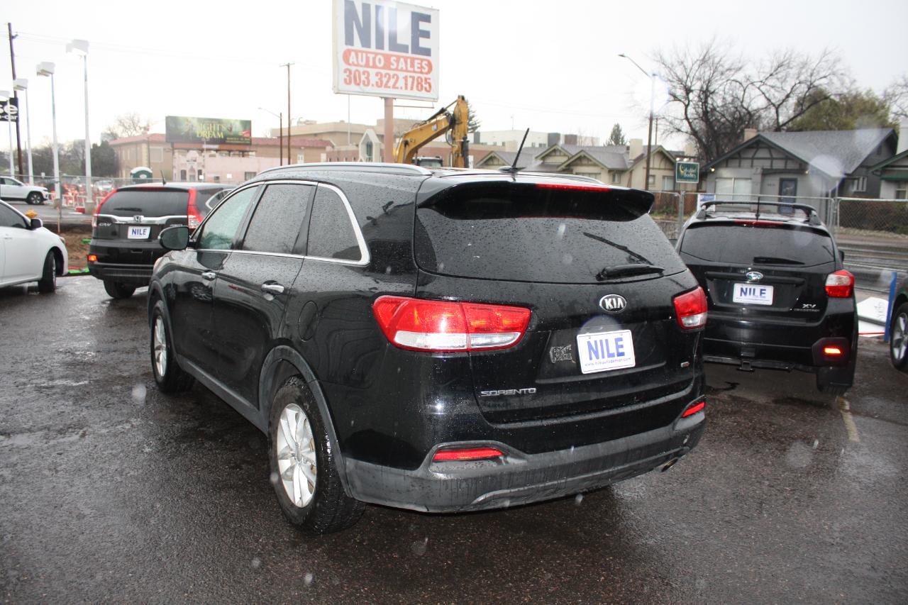 Kia Sorento L 4D SUV FWD 2017