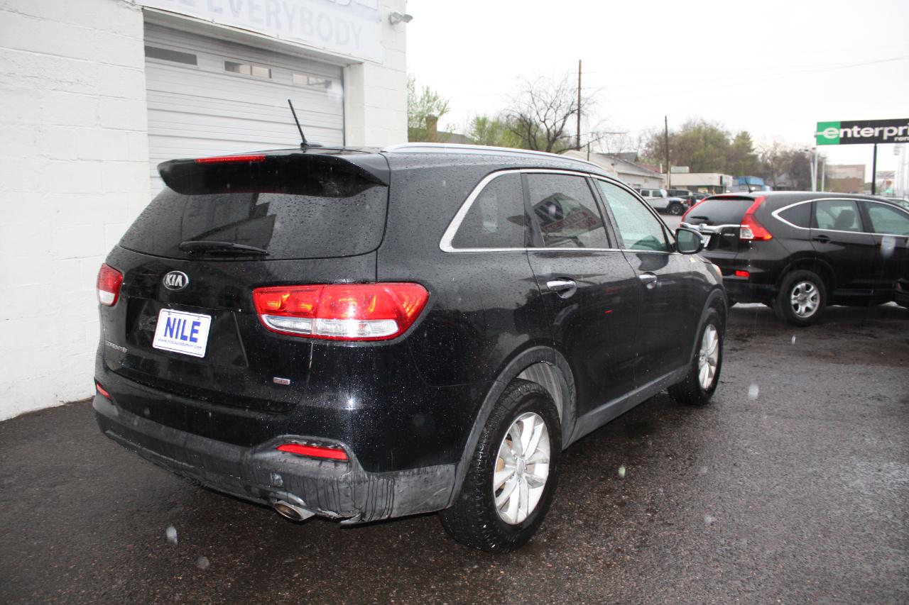 Kia Sorento L 4D SUV FWD 2017