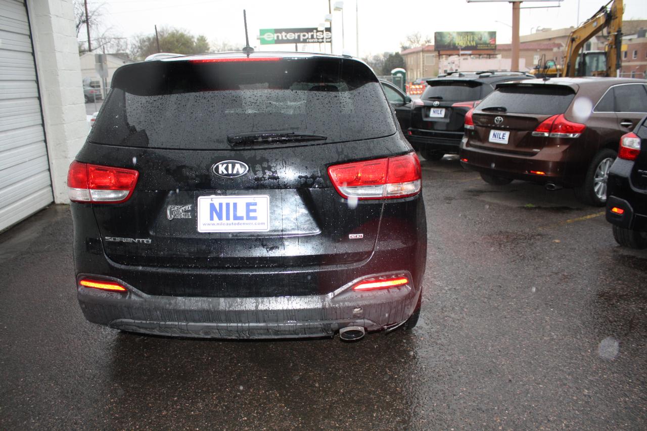 Kia Sorento L 4D SUV FWD 2017