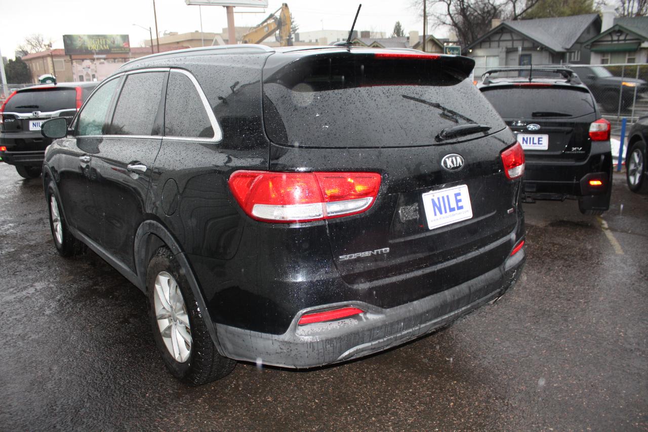Kia Sorento L 4D SUV FWD 2017