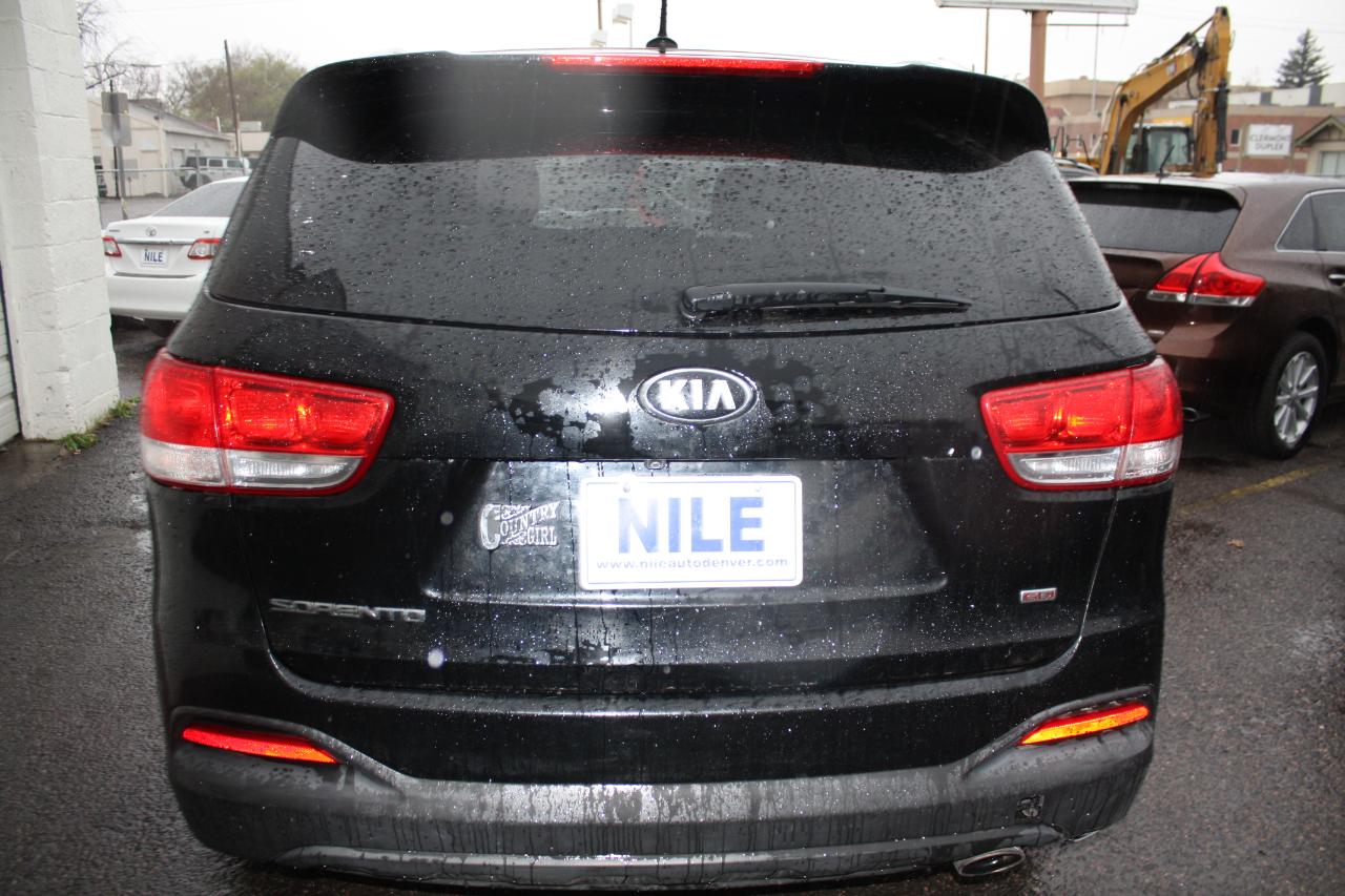 Kia Sorento L 4D SUV FWD 2017