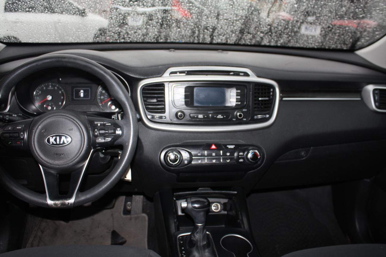 Kia Sorento L 4D SUV FWD 2017