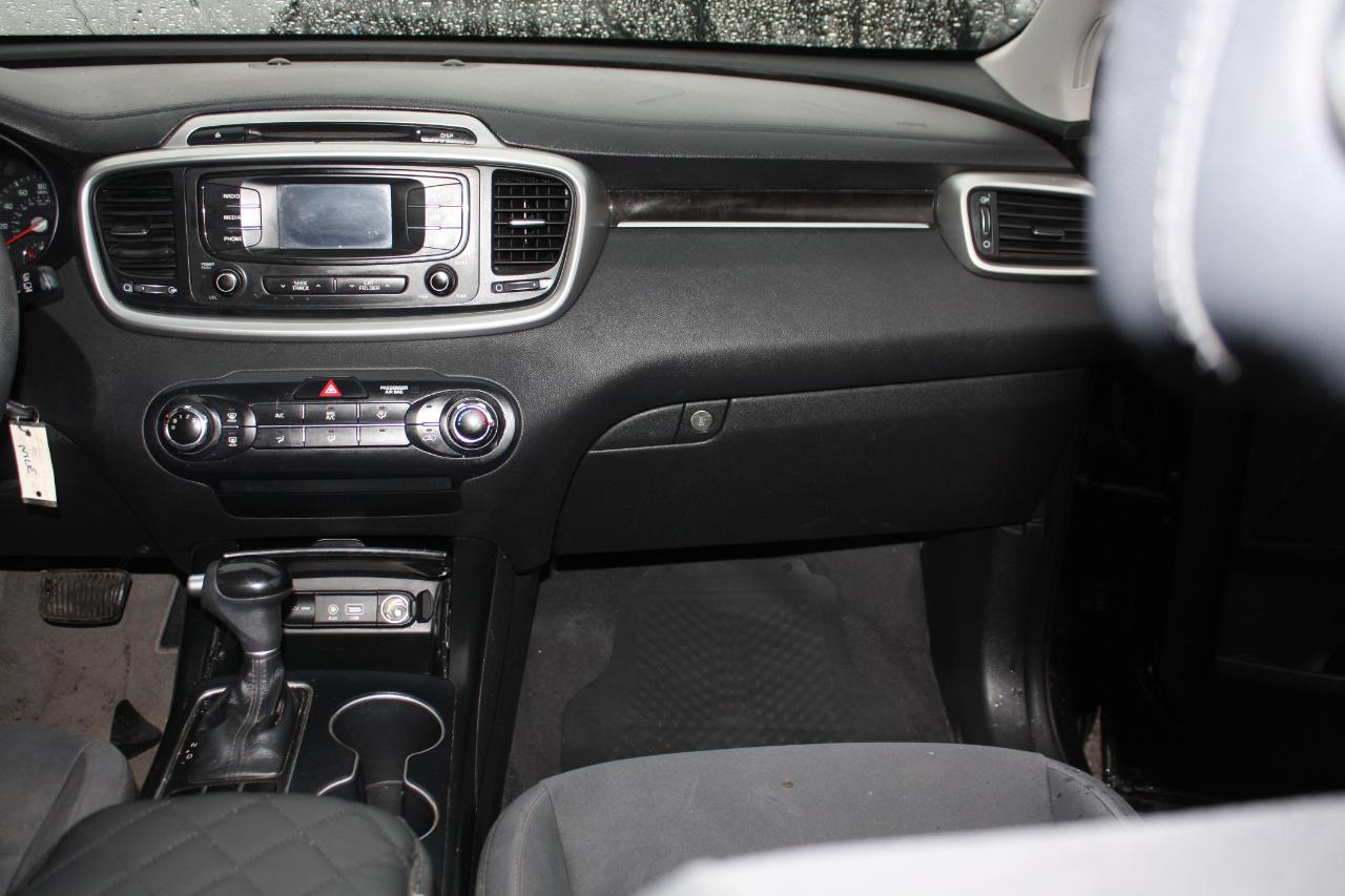 Kia Sorento L 4D SUV FWD 2017