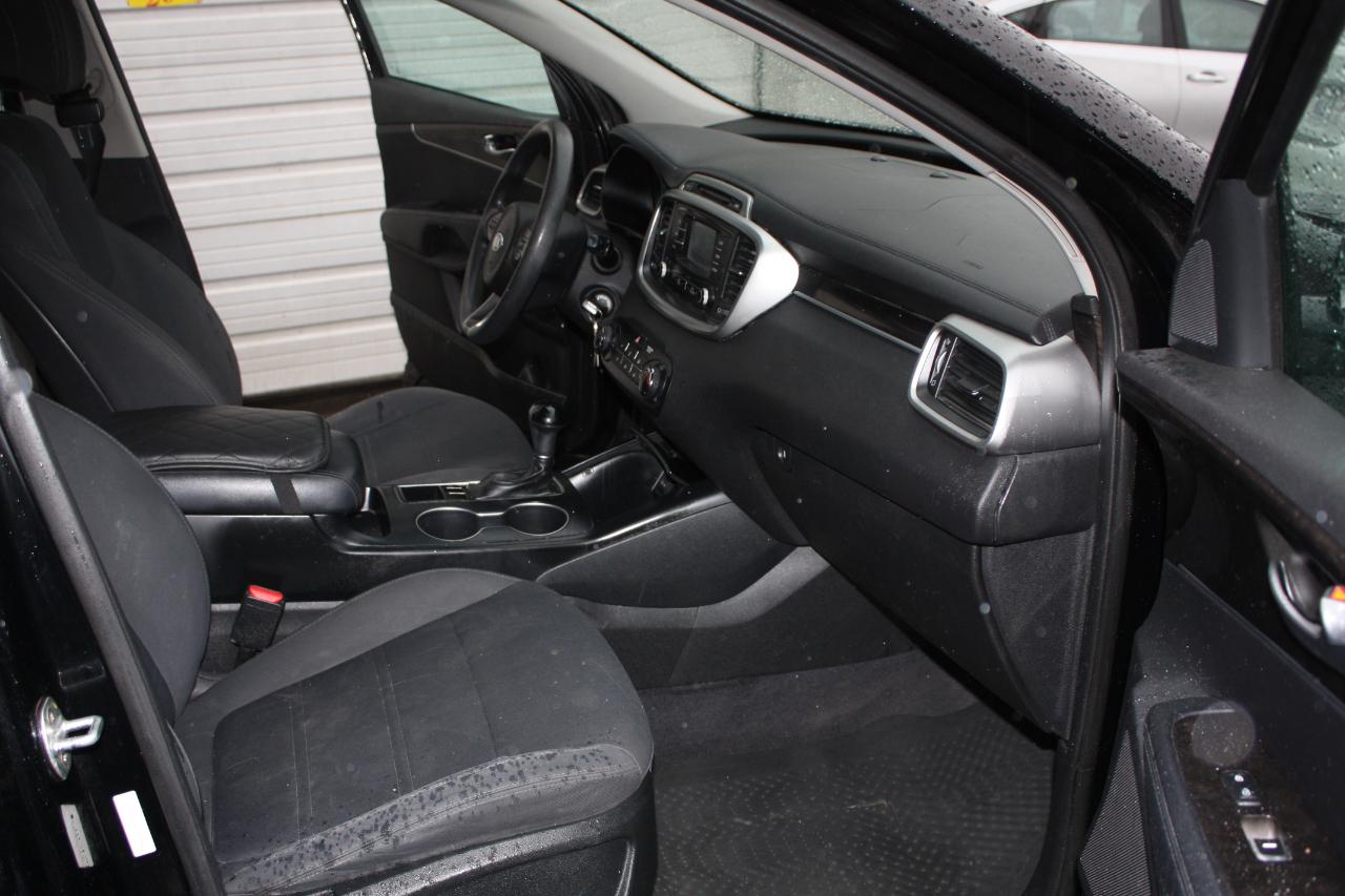 Kia Sorento L 4D SUV FWD 2017